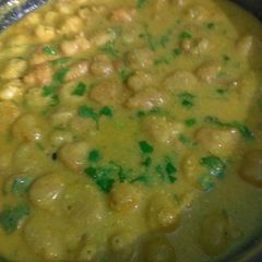 A picture of Kadhi pakoda.