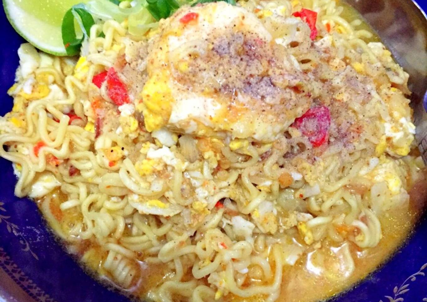 Mie rebus kari ayam spesial