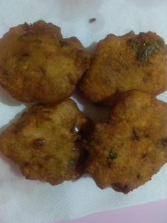கிரிஸ்பி மரவள்ளி கிழங்கு வடை (Crispy Maravalli kilangu Adai Recipe in Tamil) செய்முறை முக்கிய புகைப்படம்