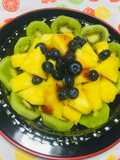 Ensalada de piña con kiwi y arándanos !