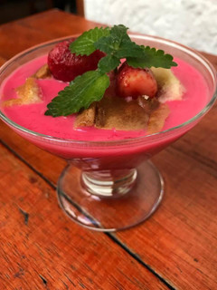 Una foto de Postre de fresas