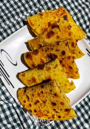 মশলা থেপলা (masala thepla recipe in Bengali) রেসিপির প্রধান ছবি