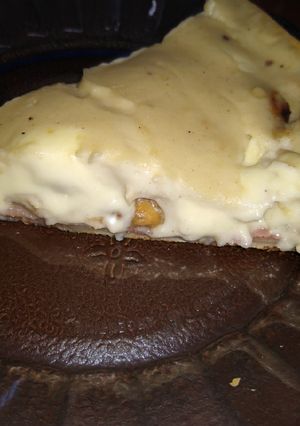 Una foto de Tarta de pollo con salsa blanca