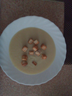 Una foto de Vichyssoise con manzana