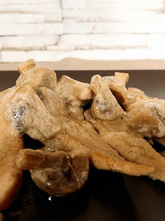 Una foto de Pechuga de pollo a la crema con champiñones