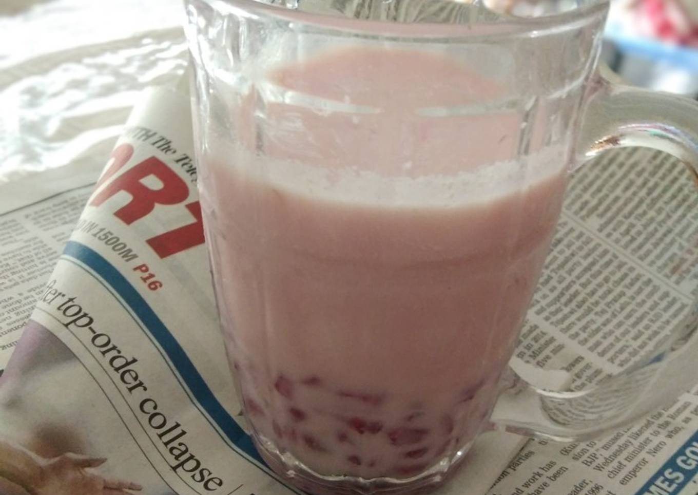 Apple Rose milk with pomegranate