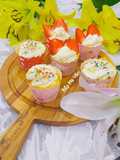 Bánh bông lan cupcake kem tươi