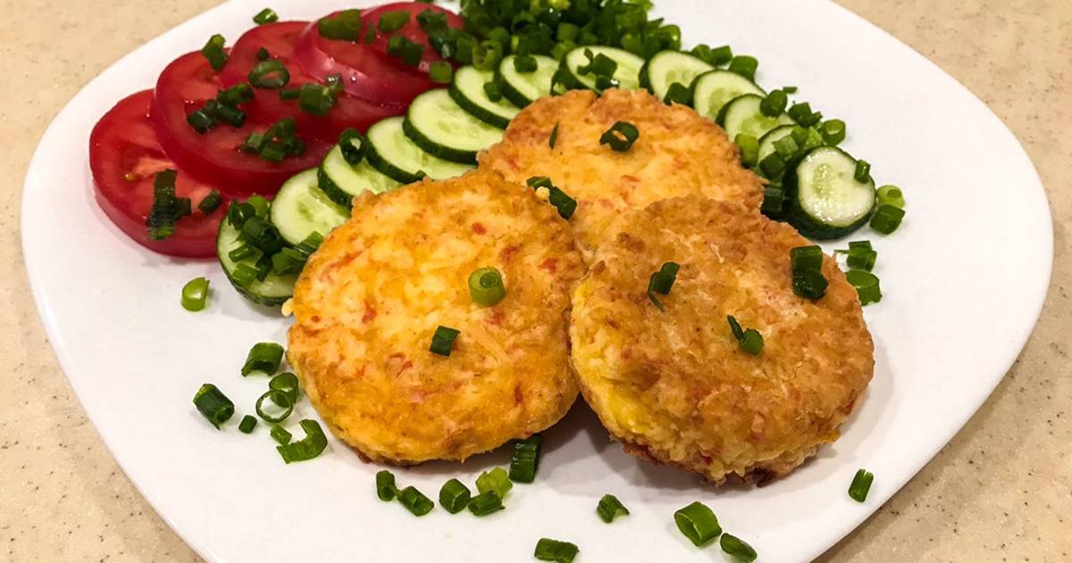 Рецепт оладьи из крабовых палочек с сыром и чесноком