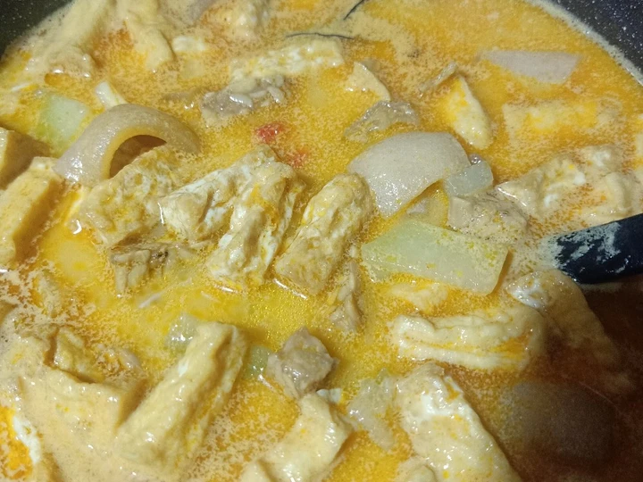 Langkah Mudah untuk Menyiapkan Resep Lode manisa, tahu, tempe, krecek yang  Bikin Ketagihan Anti Ribet, Lezat Sekali