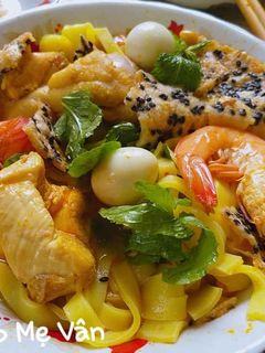 Hình của món Mì Quảng Gà Và Tôm.