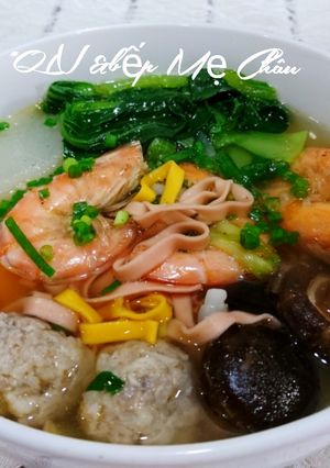 Hình của món Mì rau củ nấu thập cẩm.