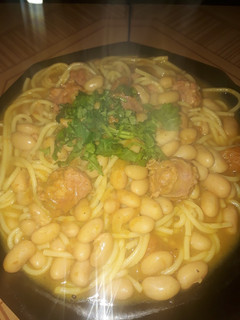 Una foto de Porotos con riendas