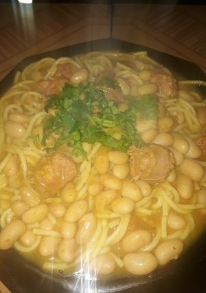 Una foto de Porotos con riendas