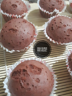 Foto resep Bolu Kukus Red Velvet (no mixer)