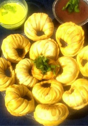 ડિઝાઇનર ઘૂઘરા રેસીપી મુખ્ય ફોટો