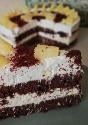 Kókuszos ananászos csokitorta 🥥🍍🍰 recept fotója