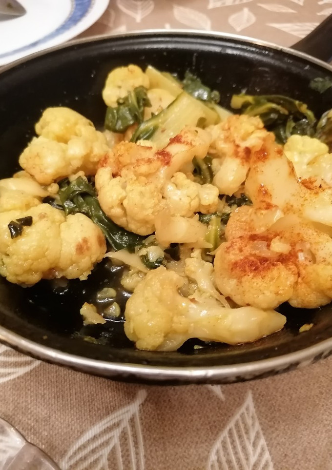Una foto de 282. Coliflor y acelgas al curry picante con toque ahumado