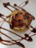 Milhojas de manzana ácida caramelizada con cebolla y panceta