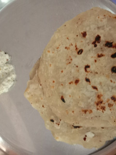 தேங்காய் ரொட்டி அண்ட் சம்பல் செய்முறை முக்கிய புகைப்படம்
