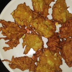 A picture of Lauki pakore.