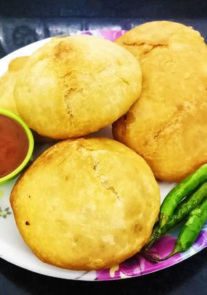 A picture of .Moongdal Khasta Kachori.
