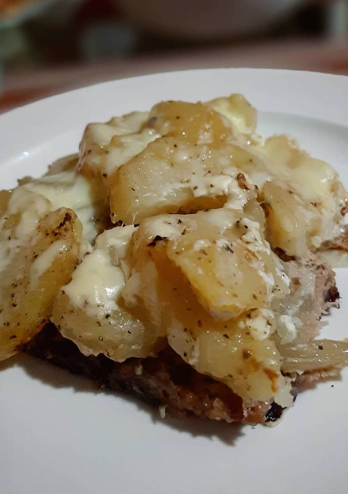 Картопля з м'ясом по-французьки