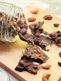 Mixed Nuts Dates Choco Bark (15)