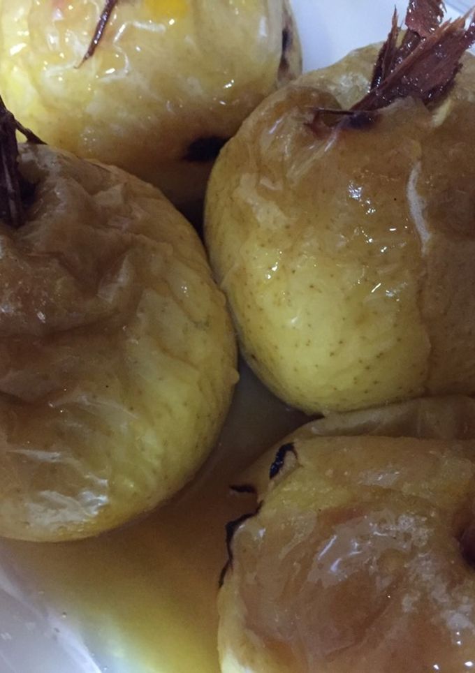 Una foto de Manzanas asadas y flameadas al ron
