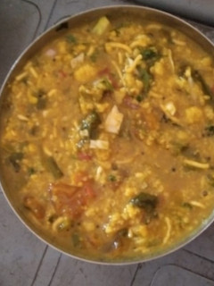 वेजिटेबल दलिया (vegetable daliya recipe in Hindi) रेसिपी मुख्य फोटो