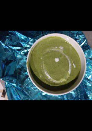 A picture of Spinach soup.