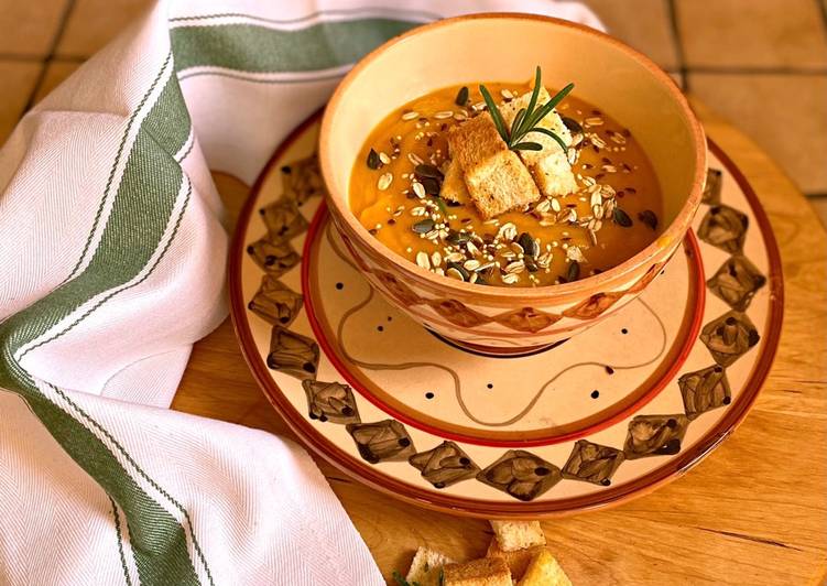 Step-by-Step Guide to Make Veloce Vellutata di Zucca e patate con semi misti croccanti 🎃 🥔