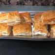 Montaditos de hojaldre con Philadelphia y salmón