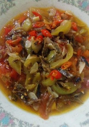 Foto resep Tumis ikan asin tomat ijo