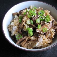 A picture of Beef & Asian Mushroom Mazegohan with Gochujang.