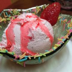A picture of Strawberry ice cream #mashujaarecipe.