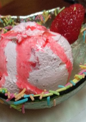 A picture of Strawberry ice cream #mashujaarecipe.