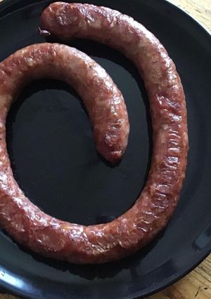 Une photo de Saucisse de Toulouse au couteau à l huile de truffe