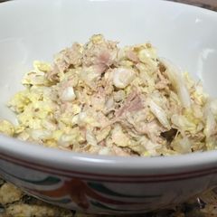 Chinese cabbage and tuna salad A picture of Chinese cabbage and tuna salad.