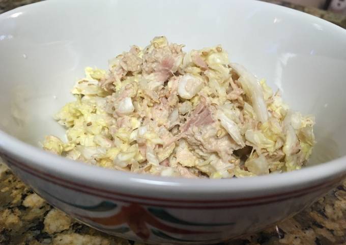 Chinese cabbage and tuna salad