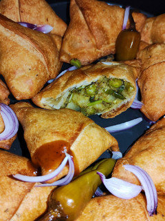 பஞ்சாபி சமோசா(punjabi samosa recipe in tamil) செய்முறை முக்கிய புகைப்படம்