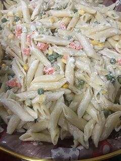 Una foto de Ensalada fría con pasta corta