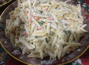 Una foto de Ensalada fría con pasta corta