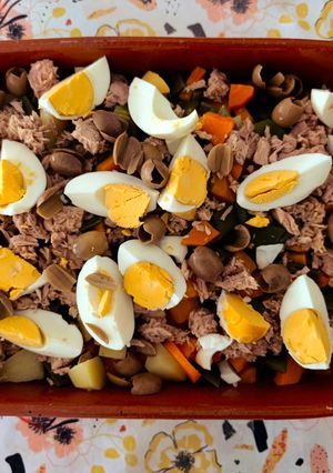 Foto de Salada Russa com Atum e Azeitonas