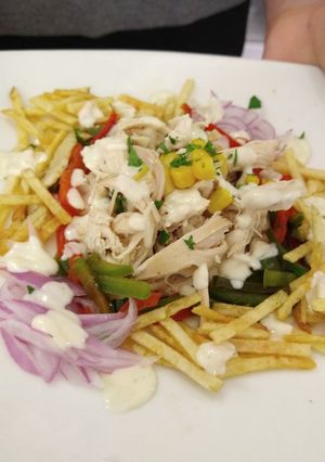 Una foto de Ensalada de pollo y fosforitos