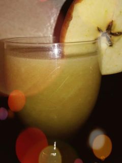 আপেল জুস (Apple juice recipe in Bengali) রেসিপির প্রধান ছবি