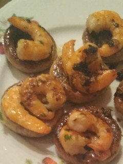 Una foto de Champiñones rellenos de langostinos