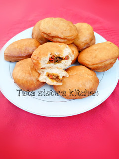 A picture of Fried fish bread.