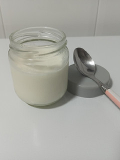 Una foto de Yogurt en yogurtera