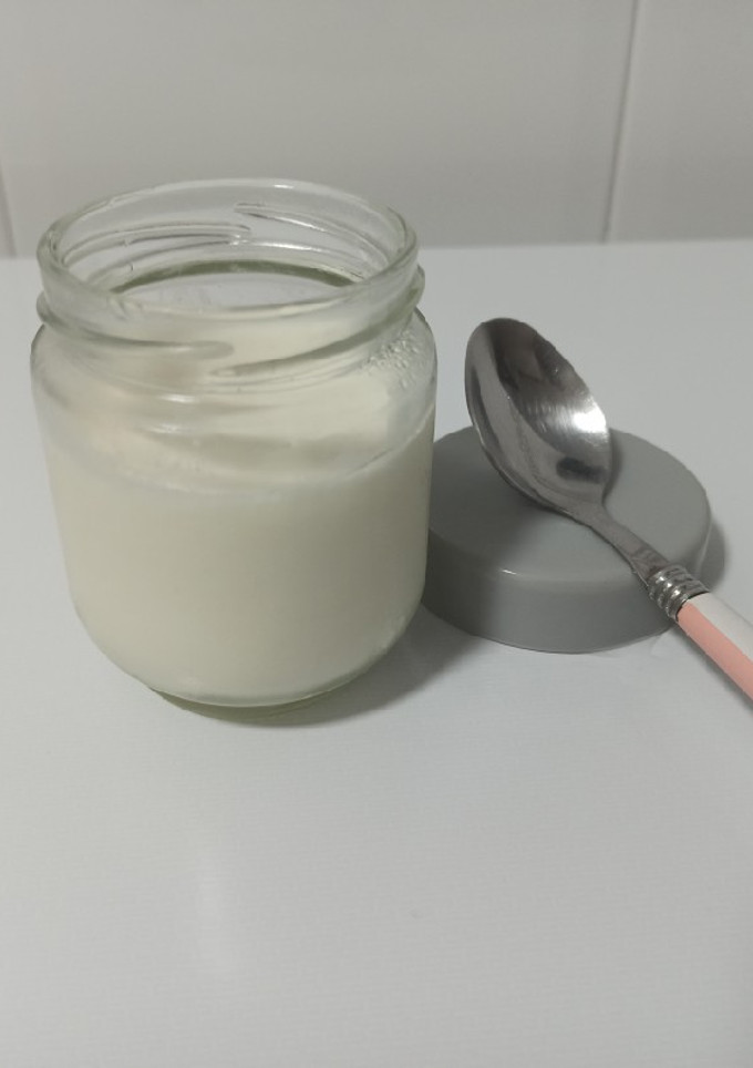 Una foto de Yogurt en yogurtera