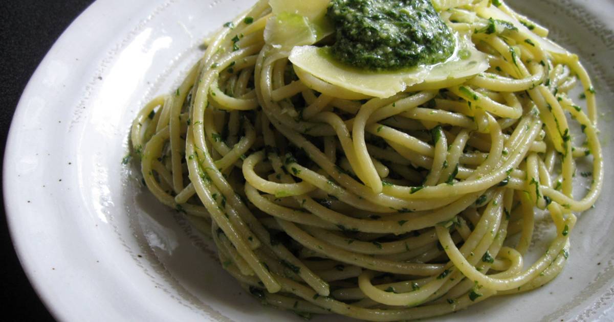 Edible Chrysanthemum Pesto Recipe by Hiroko Liston Cookpad